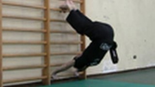 Scolpisci i tuoi tricipiti, allenamento alla spalliera